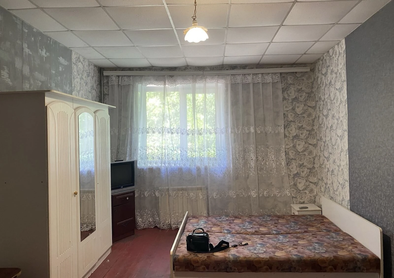 Кімната, Запоріжжя: цегляний будинок, централізоване опалення