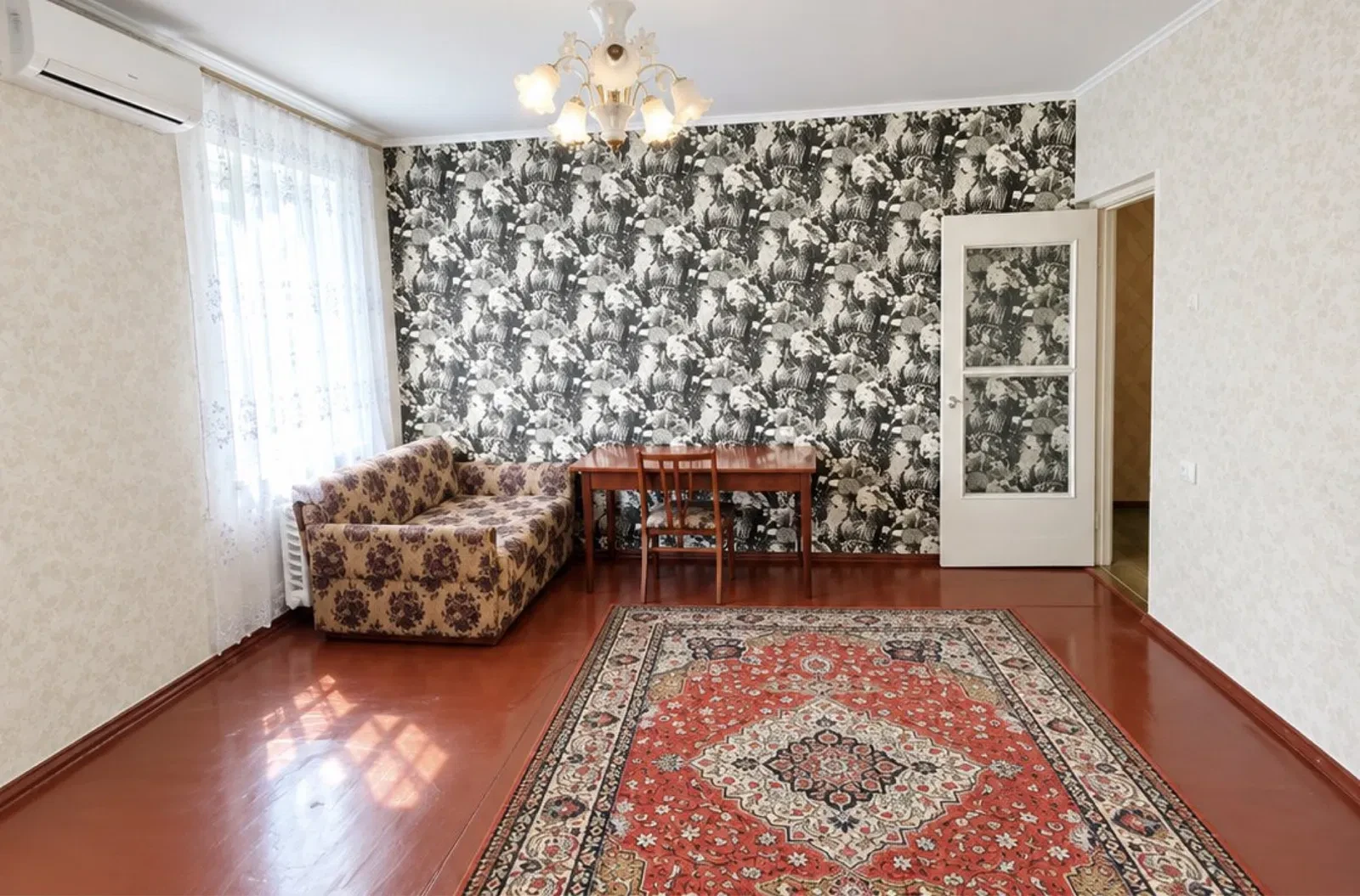1-кімнатна квартира, Пересипський: євродвушка, засклена лоджія, фото 3