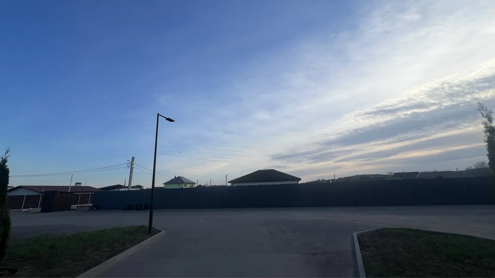 Ділянка 15 соток, В. Данилівка: два в’їзди, асфальтована дорога, газ