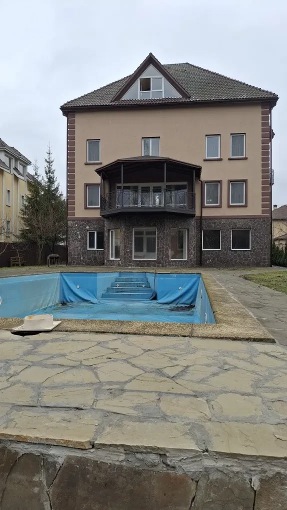 Будинок у ЖК Прокурорське: власне озеро, басейн, укриття - фото 3