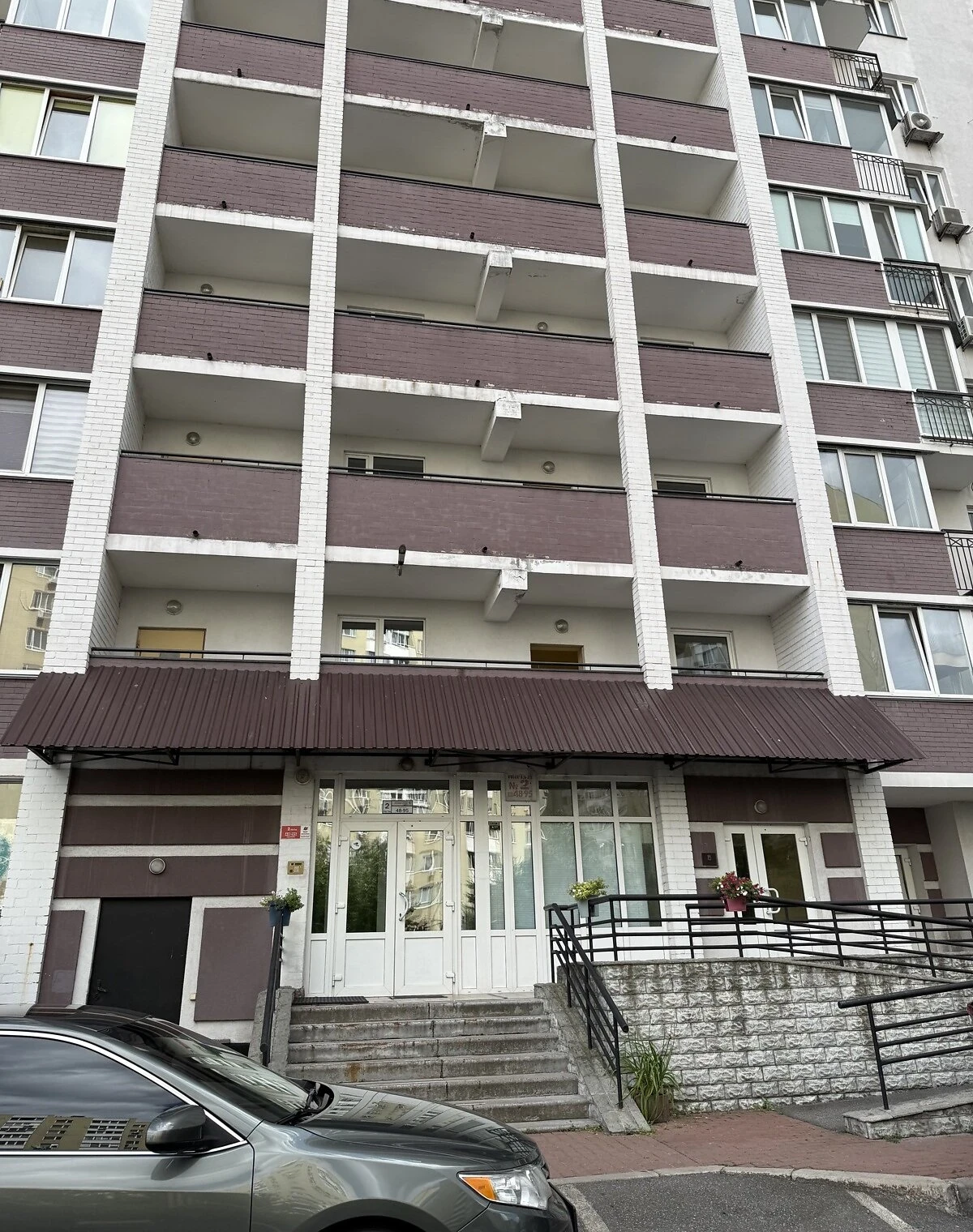 2-кімнатна квартира, Харківський Масив: метро Харківська - фото 1