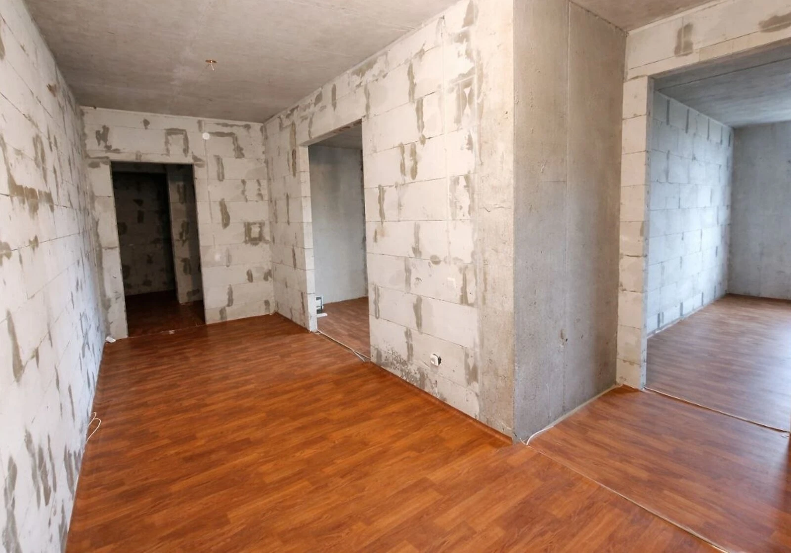 3-кімнатна квартира, Троєщина: не використовувалась, два санвузли - фото 2
