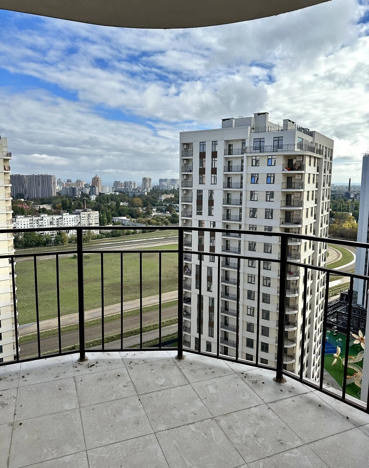 2-кімнатна квартира, Ближні Млини: тераса, вода й тепло без світла - фото 1