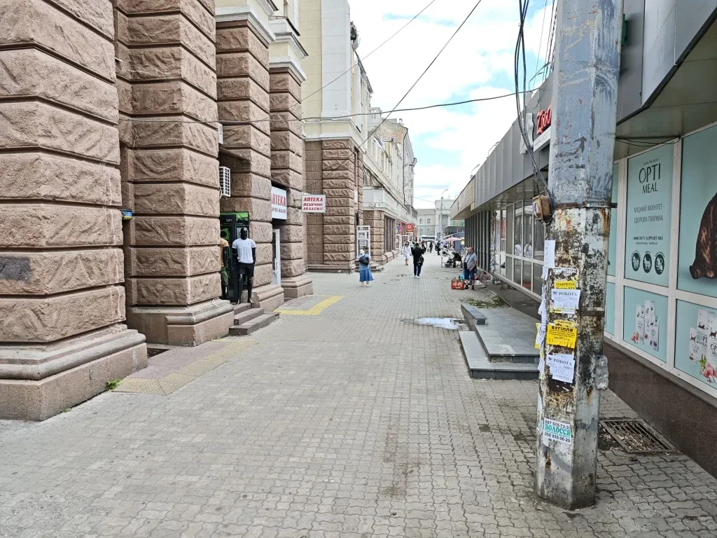 Магазин, Центральний: фасадне приміщення, зал 54,4 м², метро поруч - фото 3