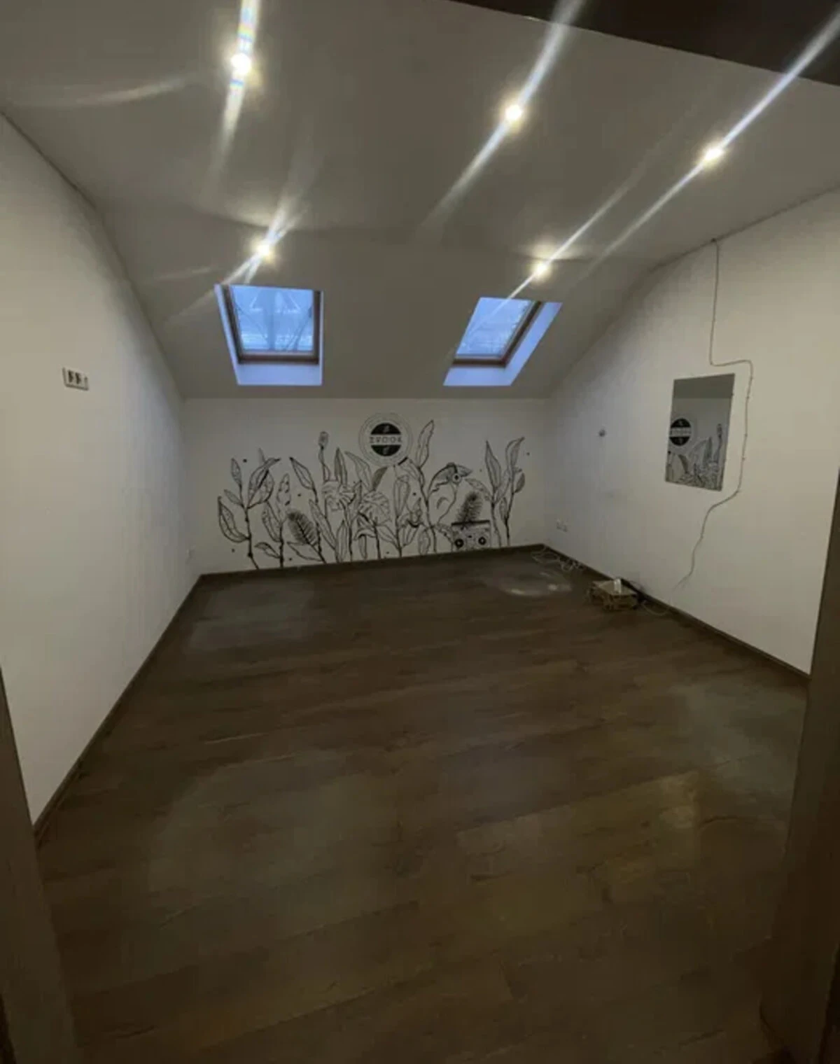 2-комнатная квартира, Львов: кирпичные стены, кухня 13 м² - фото 3