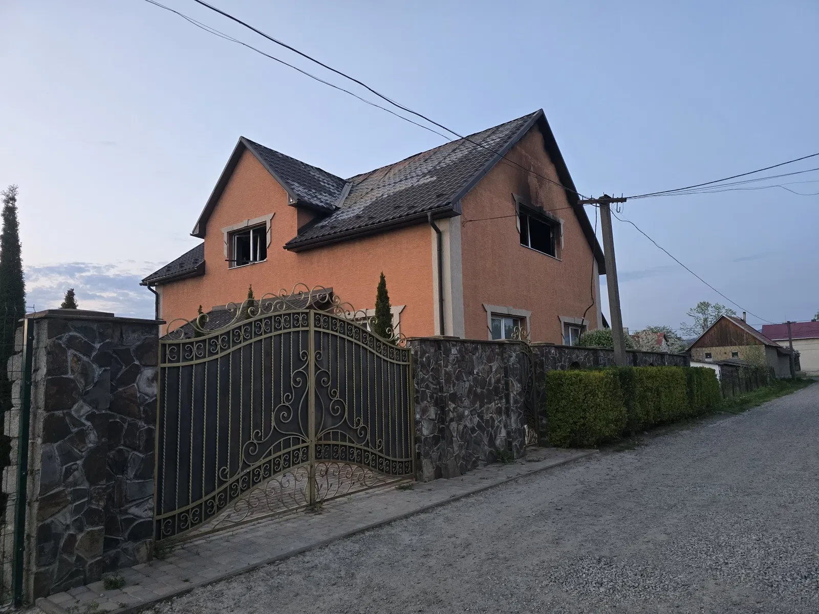 Будинок, Королево: після пожежі, 10 соток