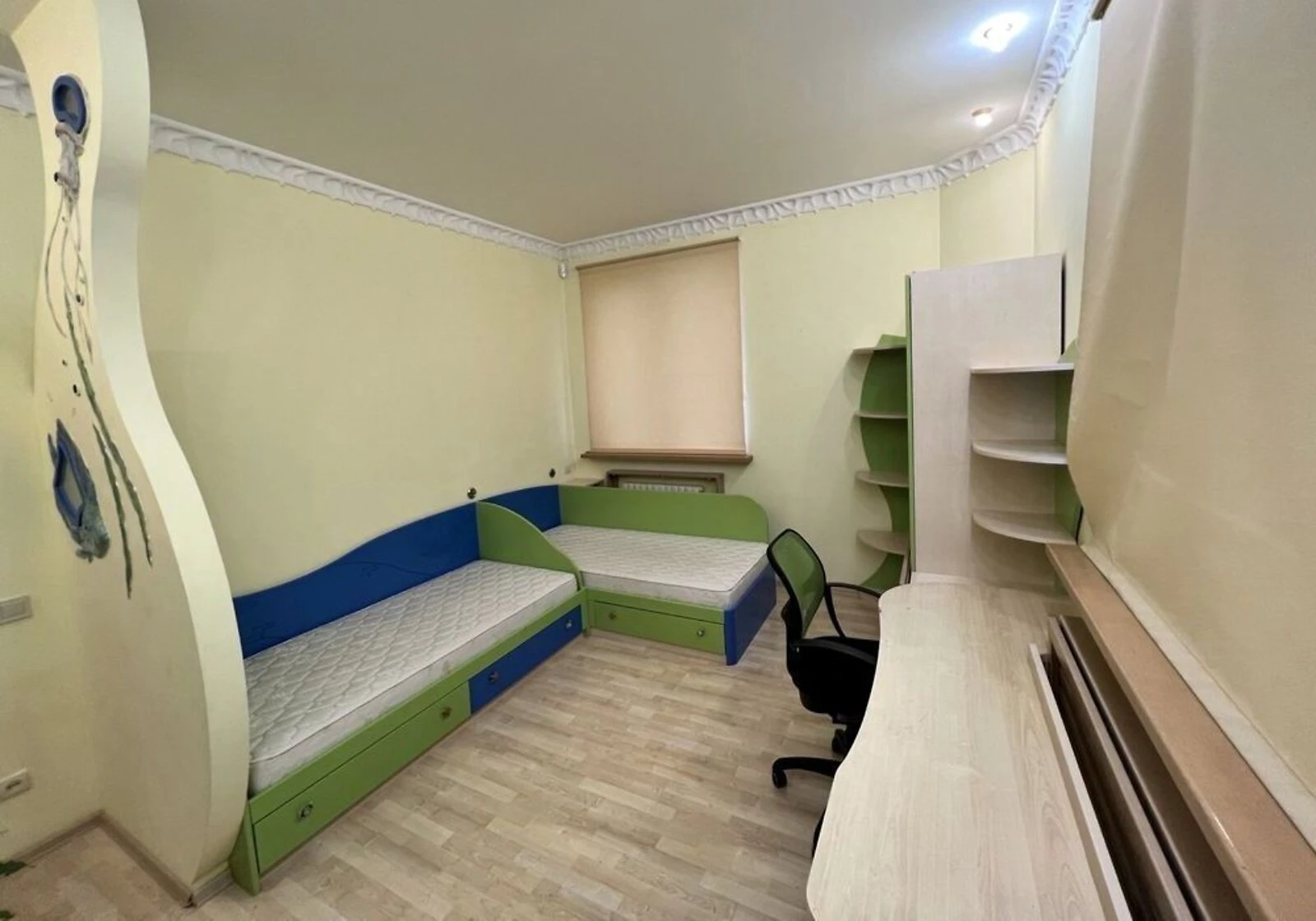 3-кімнатна квартира, Нагорний: кухня 20 м², внутрішній двір - фото 4