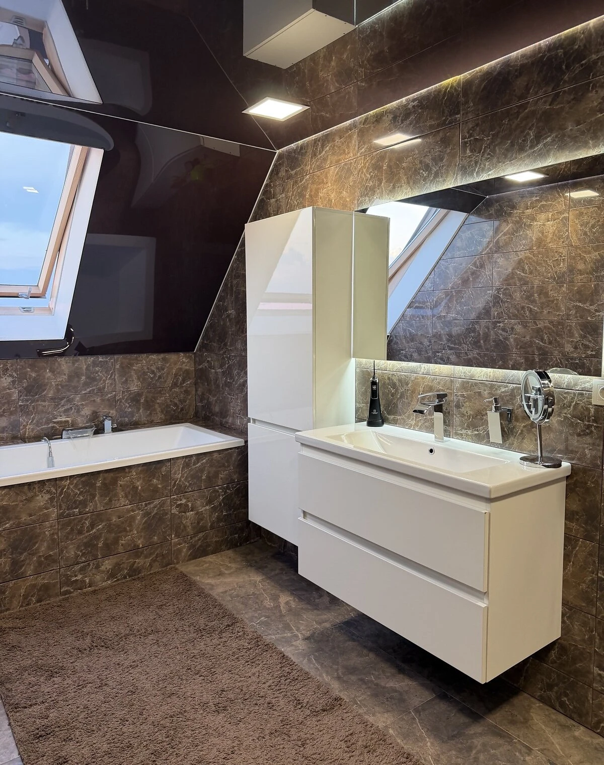 3-кімнатна квартира, бульвар Незалежності: кухня-студія, мансарда - фото 3