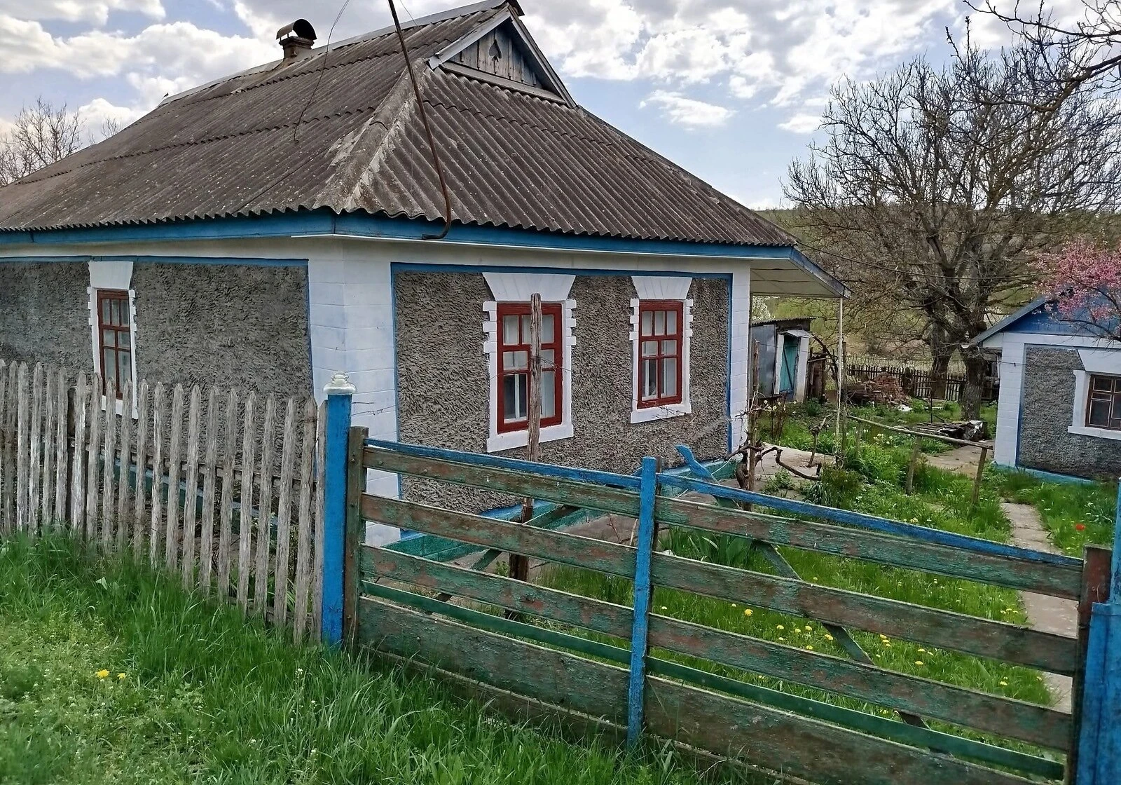 Будинок, Івашків: цегляні стіни, криниця - фото 3