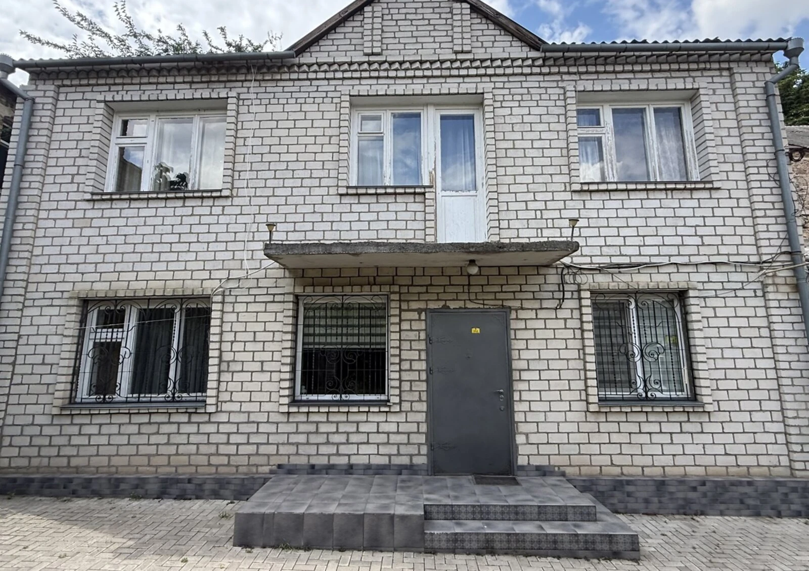 Будинок, Миколаїв: гараж у дворі, єВідновлення - фото 1