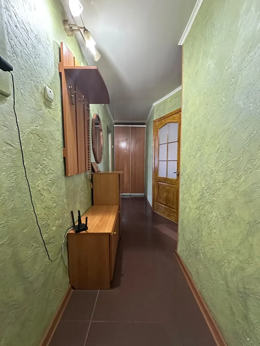 2-кімнатна квартира, Миргород: торг, відеоспостереження, парковка - фото 1