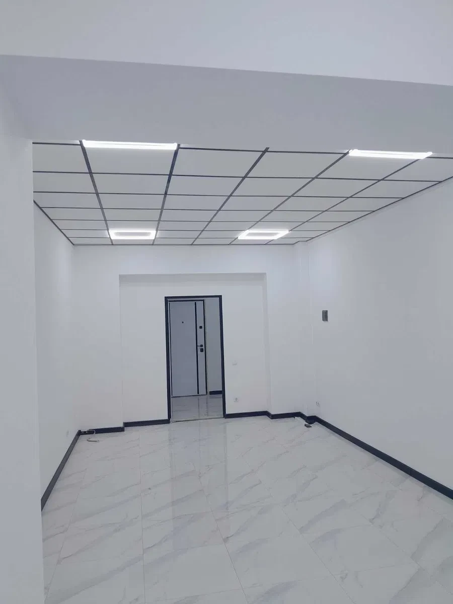 Приміщення, Подільський: фасадні торгові площі 800 м², готовність 100% - фото 2