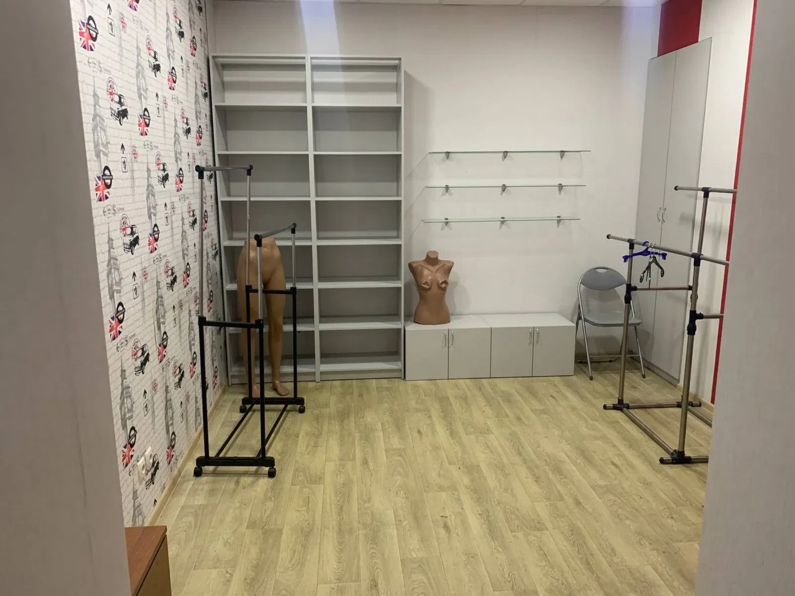 Офіс, Холодногірський: кабінети 14 і 12 м², 5 хвилин до метро