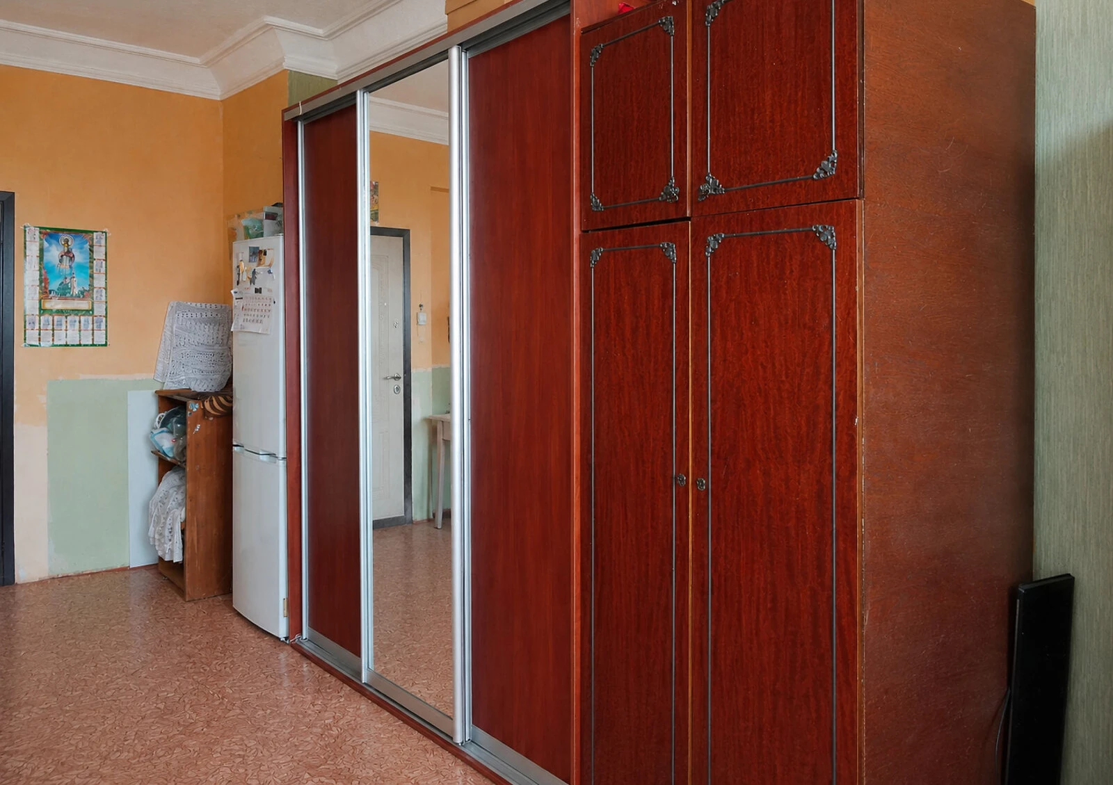 Кімната, ХТЗ: укриття врівень із землею, вода й опалення без світла - фото 3