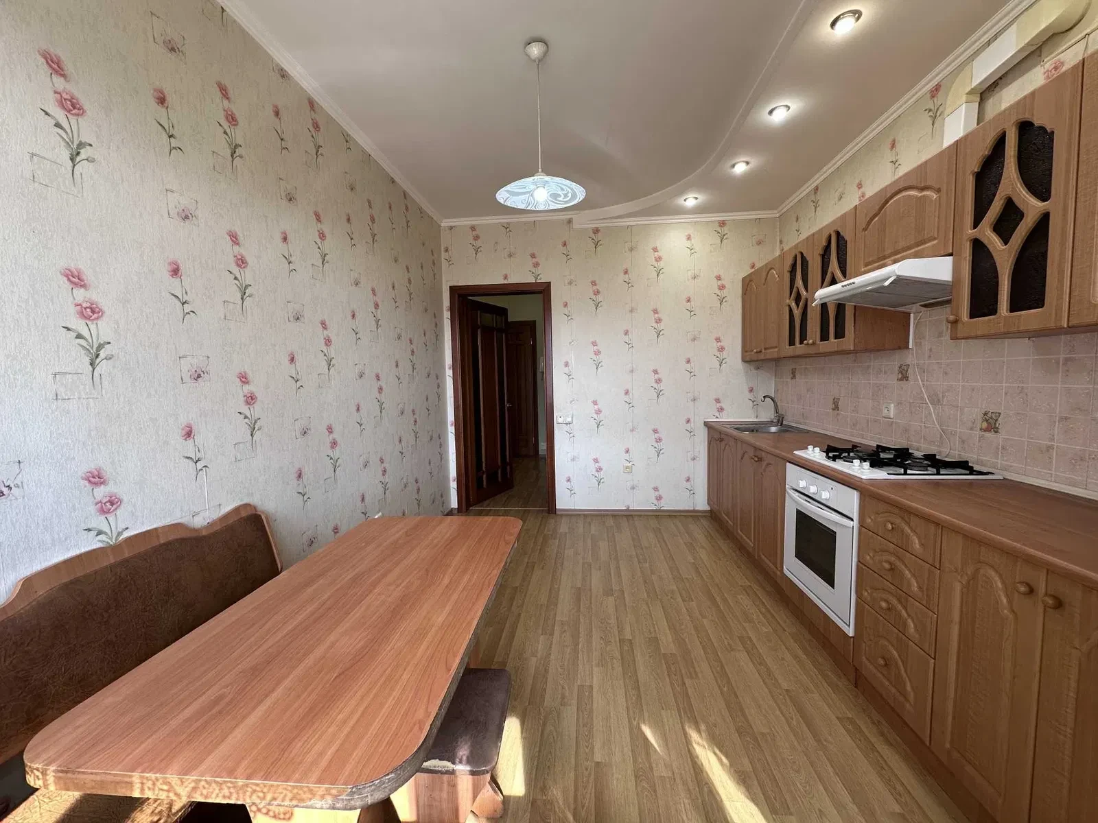 2-кімнатна квартира, Приморський: опалення й вода без світла, два балкони - фото 3