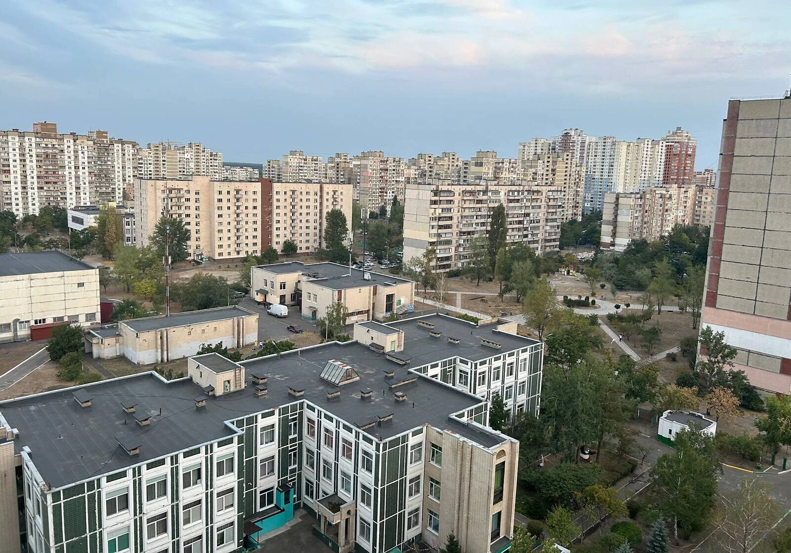 2-кімнатна квартира, Троєщина: вода й опалення без світла, торг можливий - фото 4