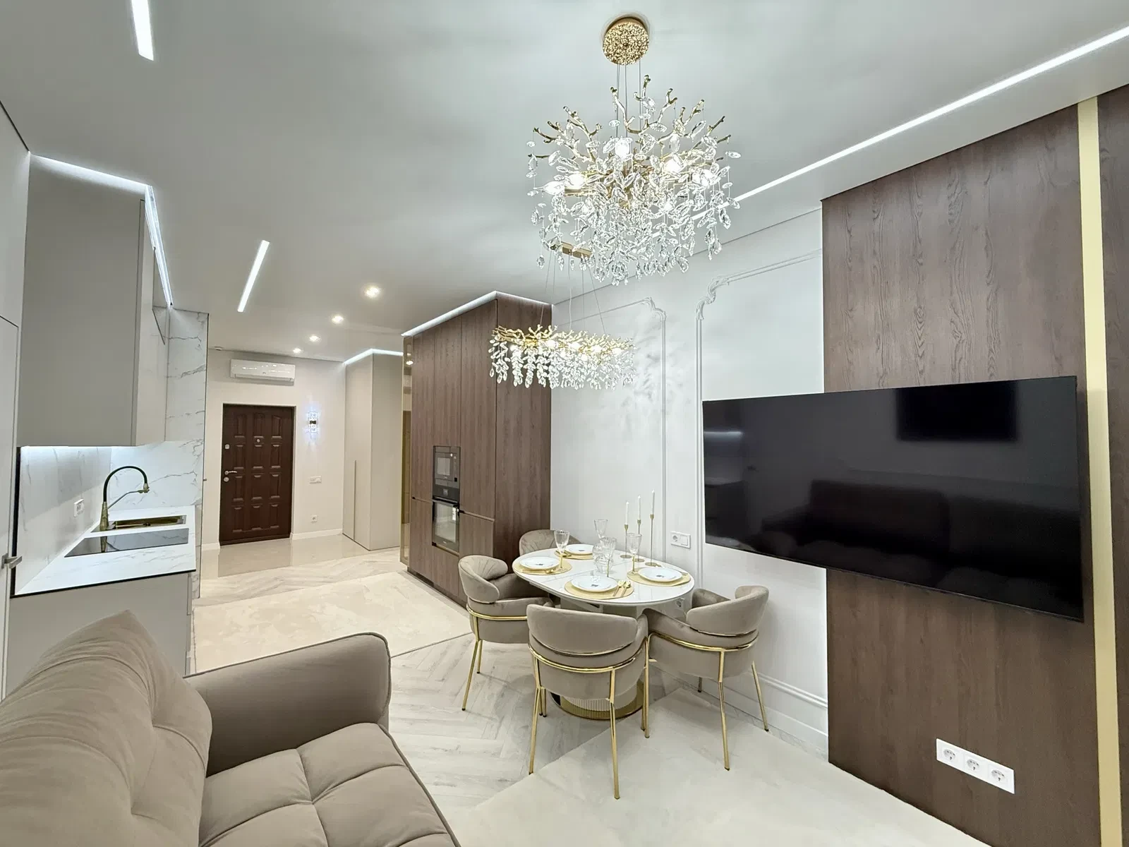 Квартира у ЖК Kadorr City: дизайнерський ремонт, 2 гардеробні - фото 2