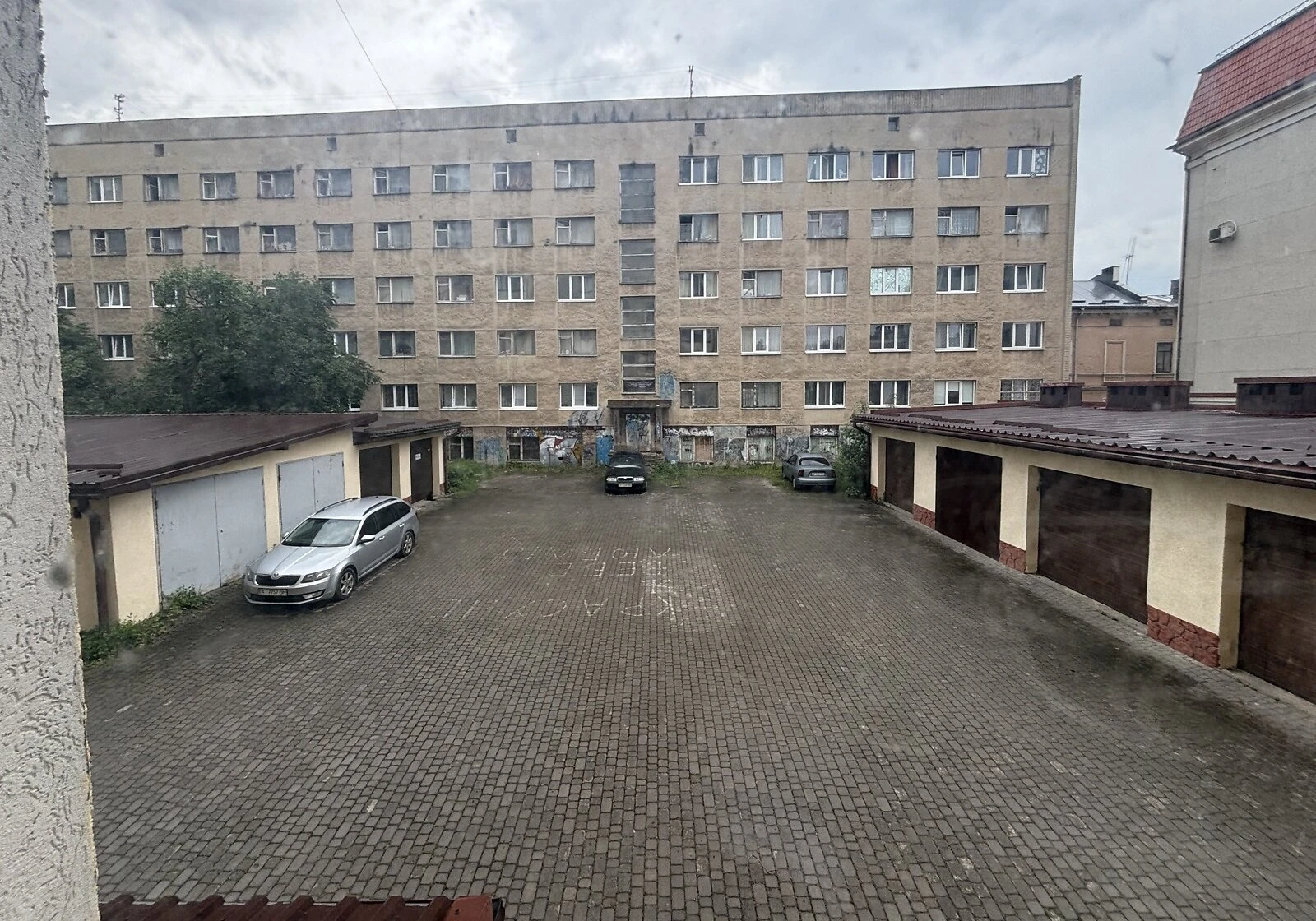 2-кімнатна квартира, Центр: новобудова, 3 фасадні вікна, 2 лоджії, фото 3
