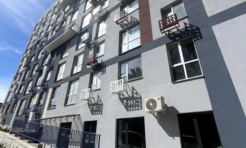 1-кімнатна квартира у ЖК ЗиґЗаґ: новобудова, дахова котельня - фото 1