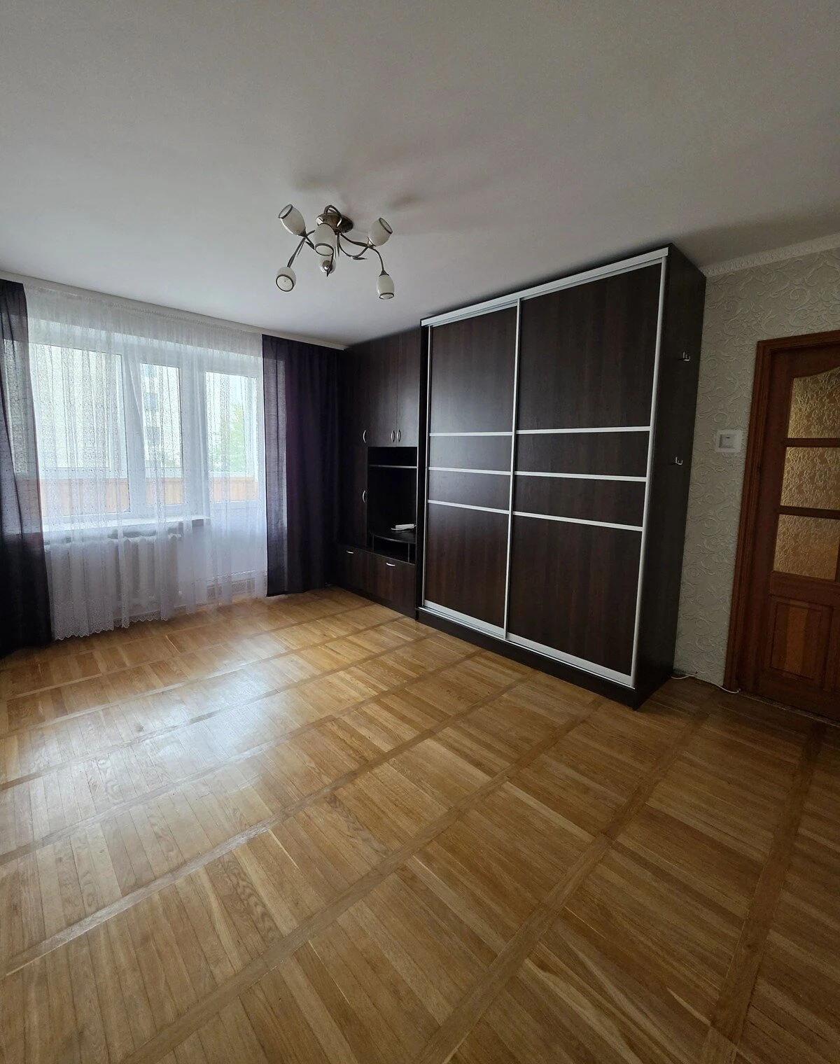 3-кімнатна квартира, 40 мікрорайон: торг, косметичний ремонт