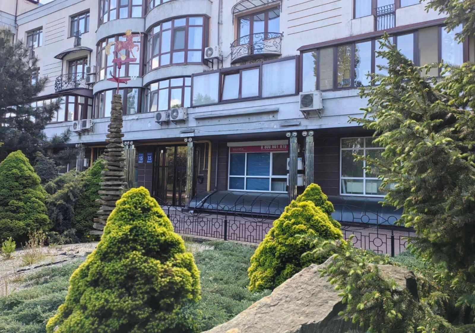 Офіс, Оболонь: фасадне, вітринні вікна, кабінетне планування - фото 1