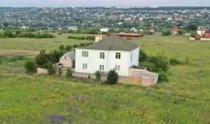Будинок, Черкаська Лозова: тепло без світла, гараж і сад