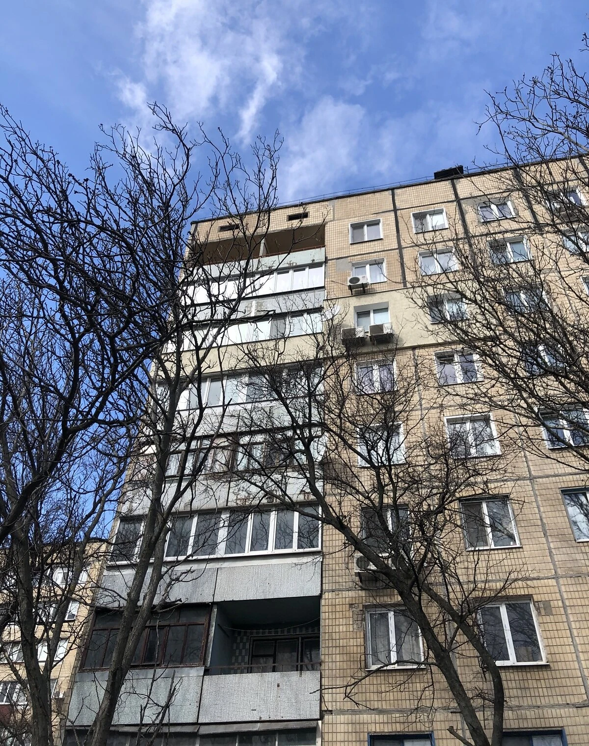 3-комнатная квартира, Покровский: косметический ремонт, балкон - фото 1