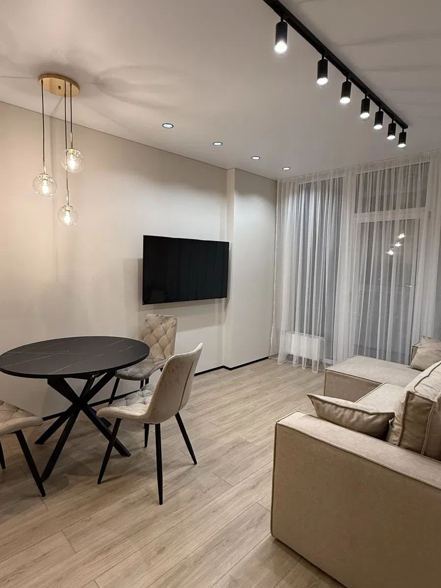 2-кімнатна квартира у ЖК Manhattan City: вид на Берестейський проспект - фото 1