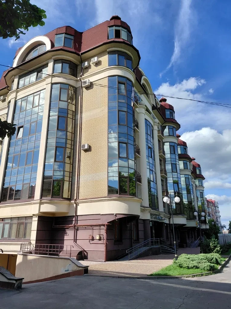 3-кімнатна квартира, Полтава: дизайнерський ремонт, паркінг - фото 2