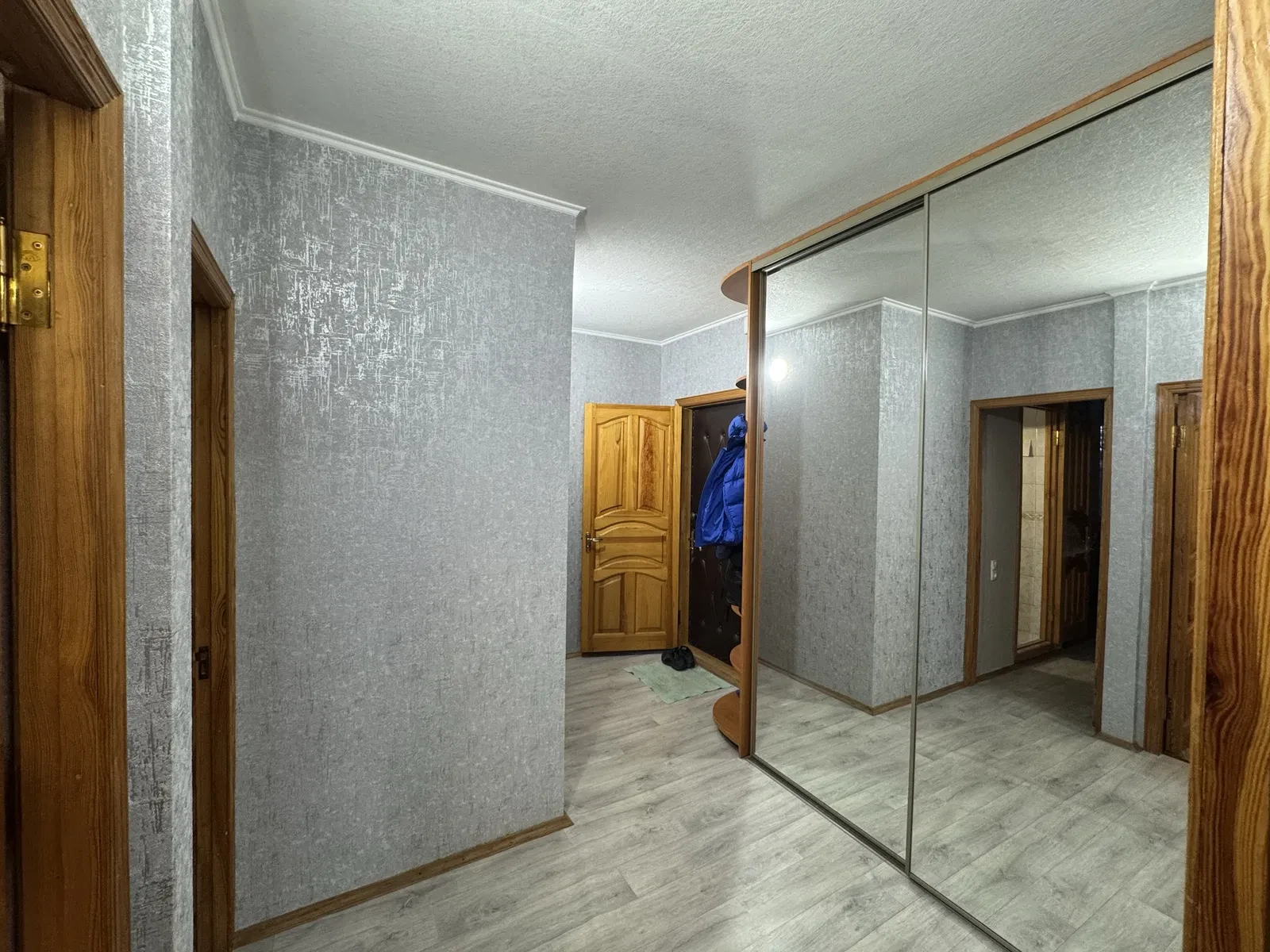 2-кімнатна квартира, Київський: метро Київська 700 м, РОСТ 800 м
