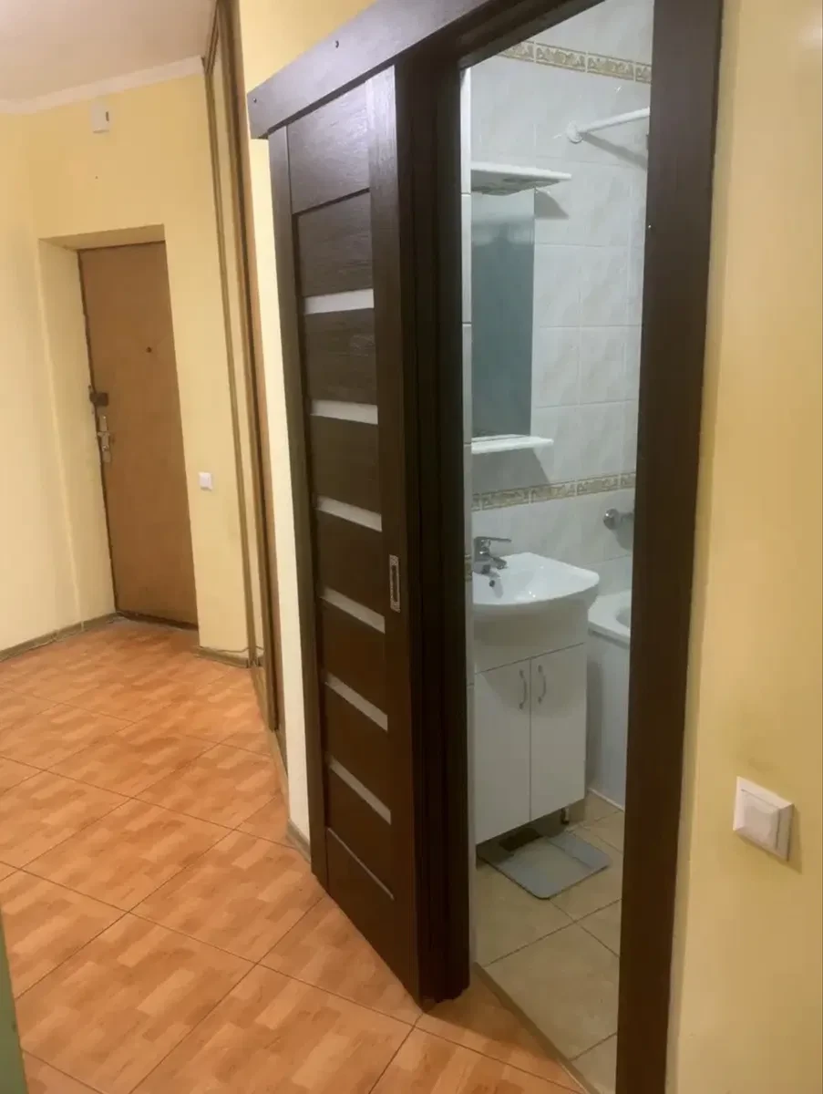 1-кімнатна квартира, Дарницький: резервне живлення, метро Позняки 10 хв - фото 2
