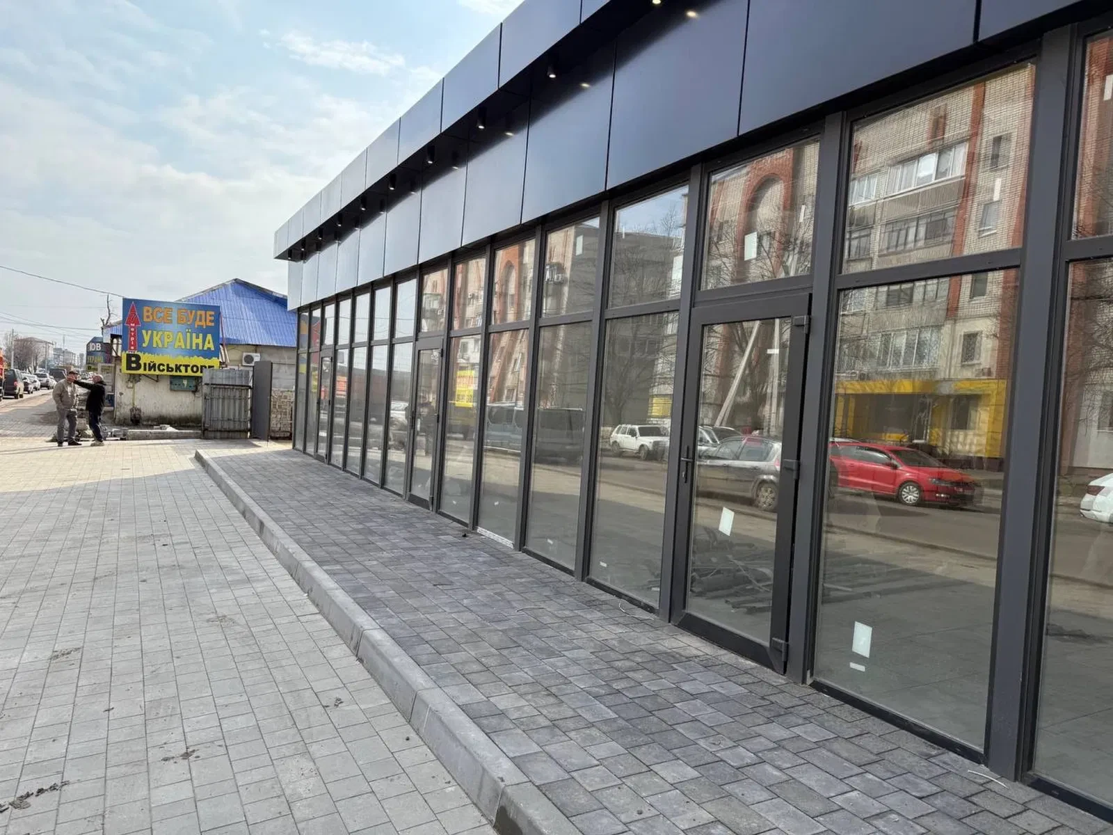 Приміщення, Павлоград: фасадне, світло не вимикають, парковка на 10 авто, фото 2