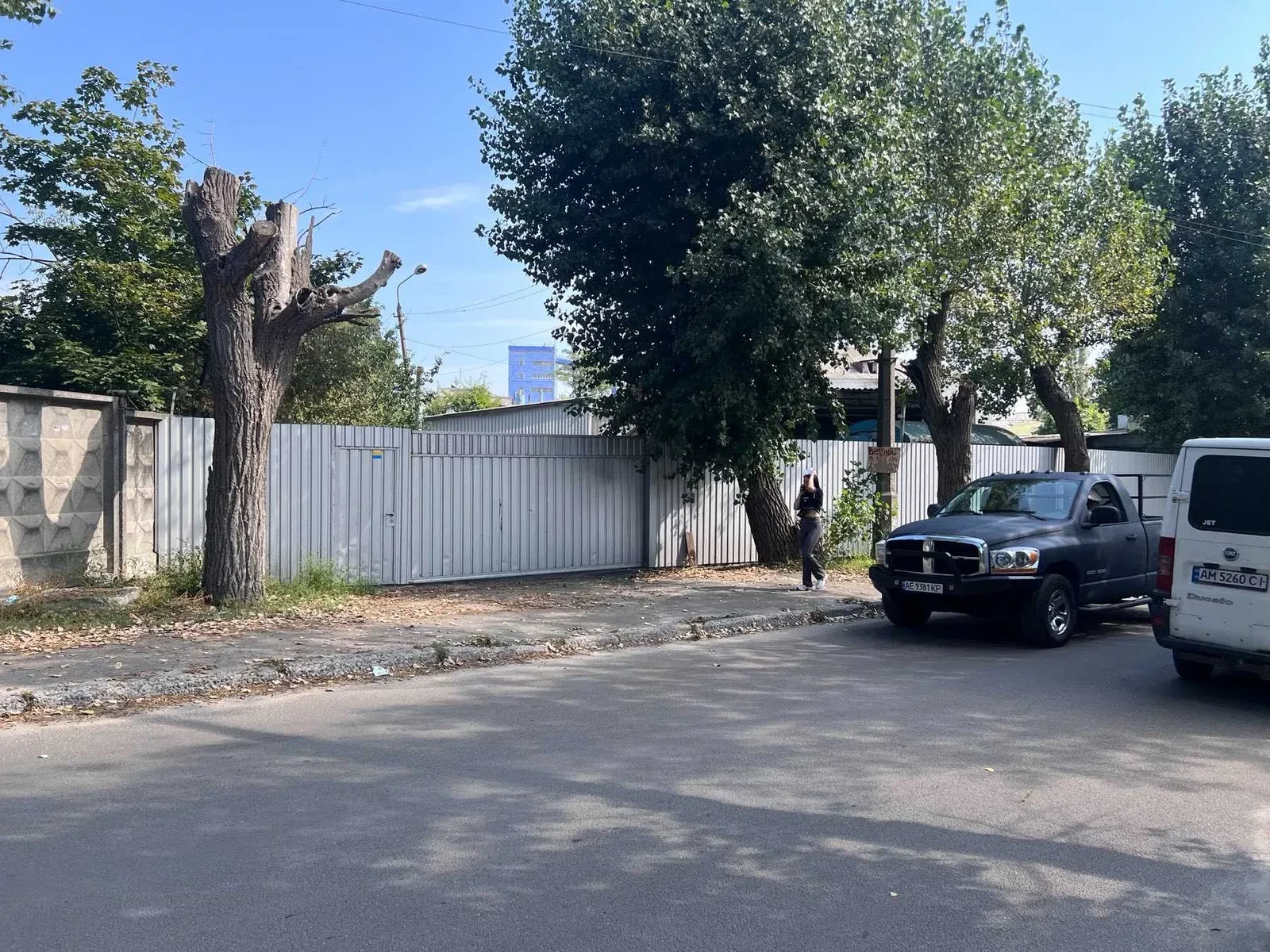 Павільйон, Печерський: фасадне, майданчик 150 м², під шиномонтаж, фото 1