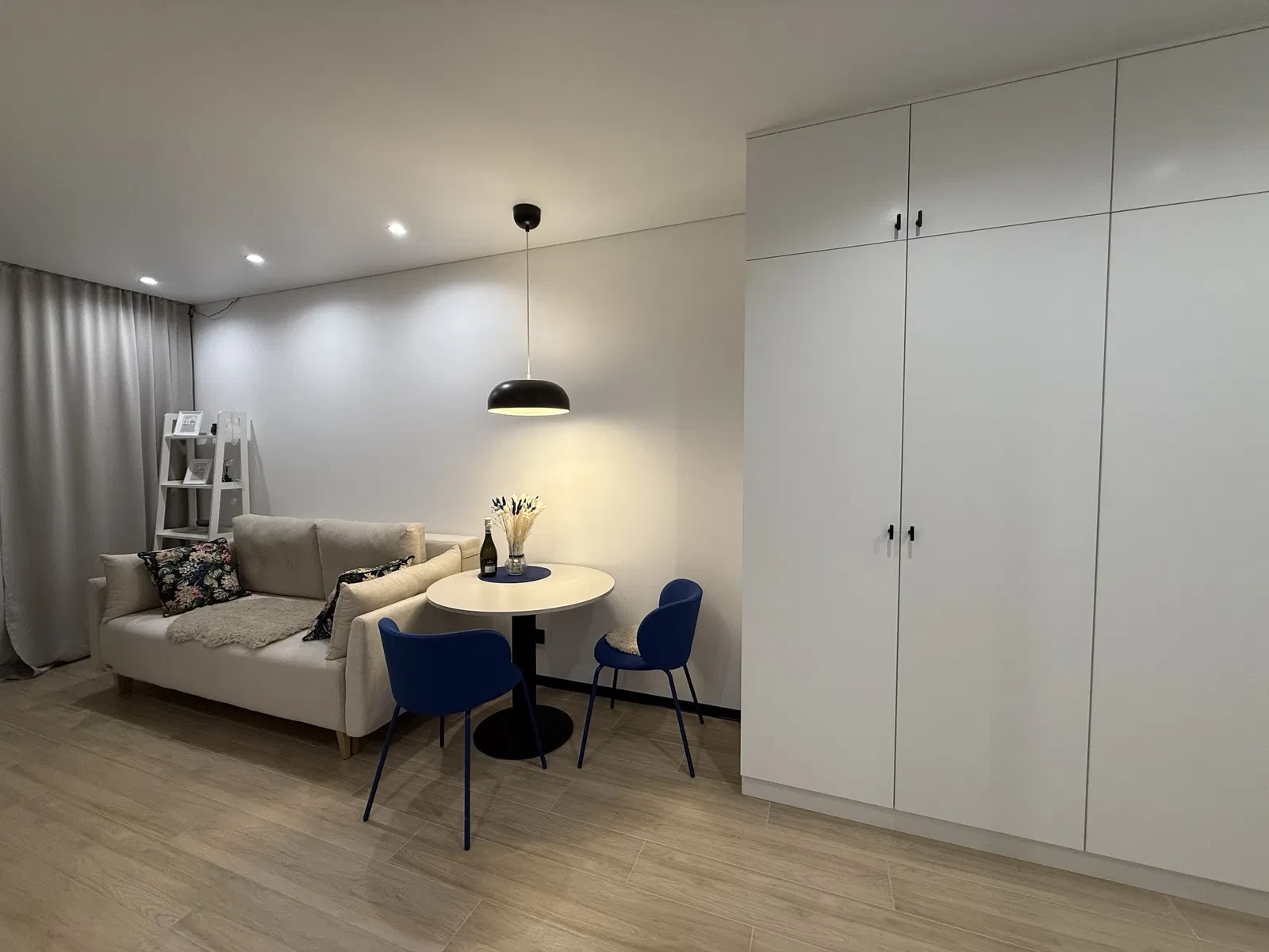 1-кімнатна квартира у ЖК sofi house: дизайнерський ремонт, дворик 23 м² - фото 5