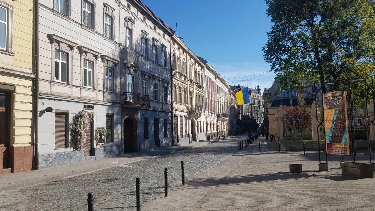 Приміщення, Галицький: фасадне, центр міста, навпроти Палацу Потоцьких - фото 4