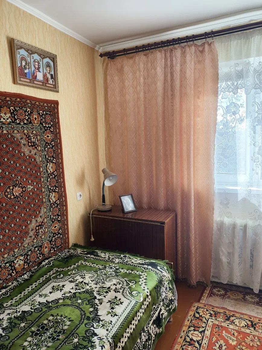 3-кімнатна квартира, Ладижин: не кутова, вікна на обидві сторони, фото 4