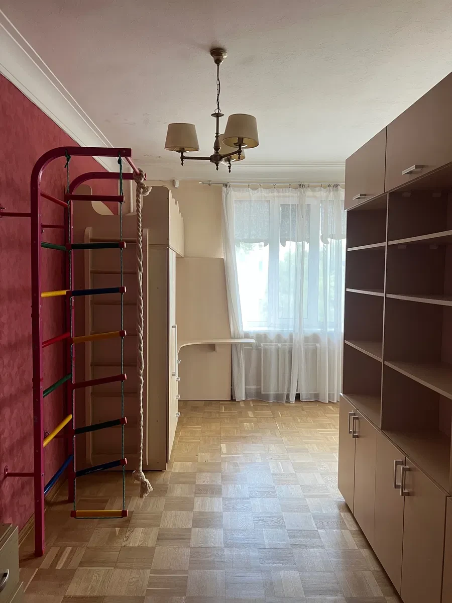 2-кімнатна квартира, Дарницький: кухня 16 м², сталінка, євроремонт - фото 2