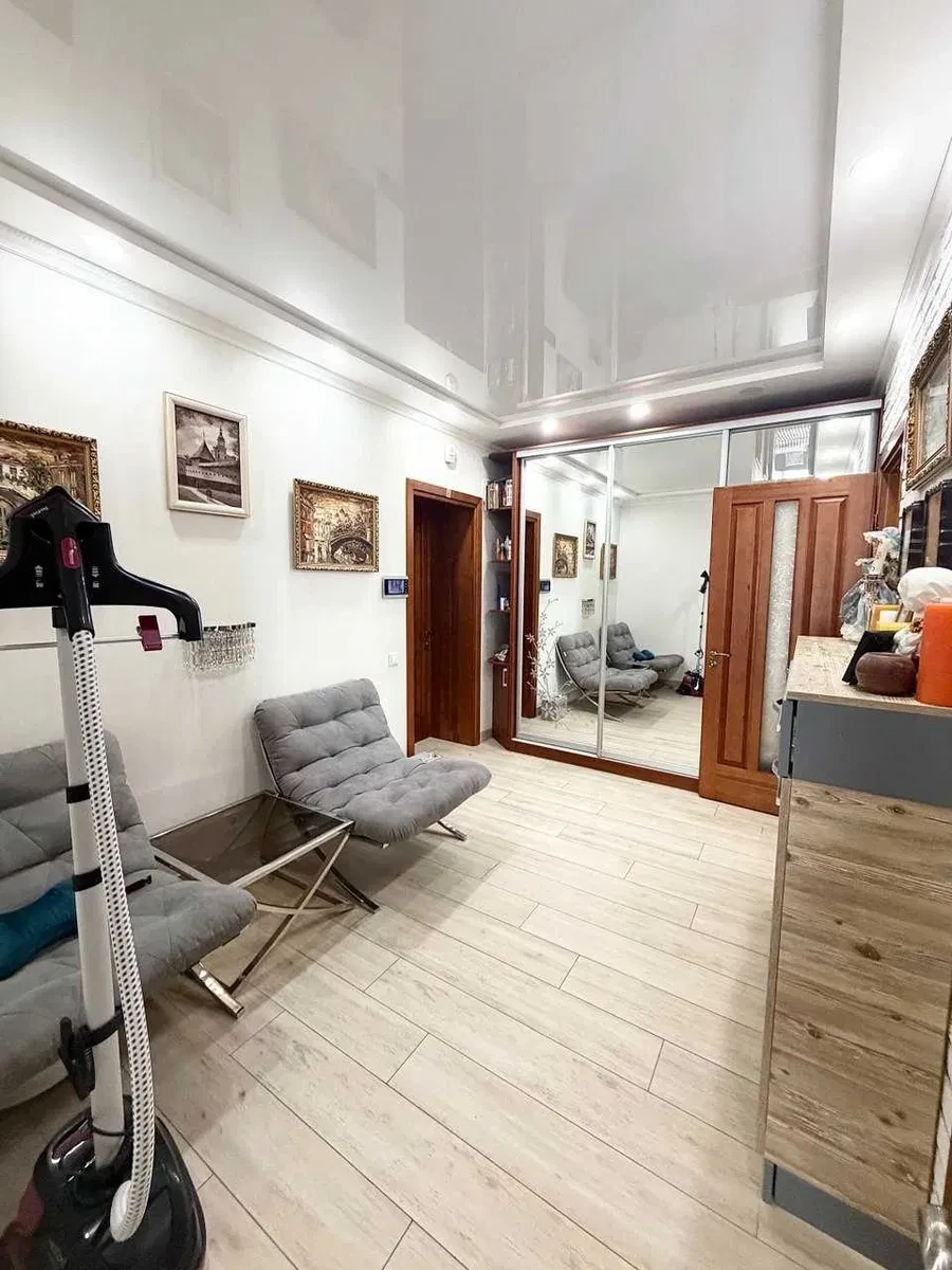 3-кімнатна квартира, Славута: авторський ремонт, резервне живлення - фото 3