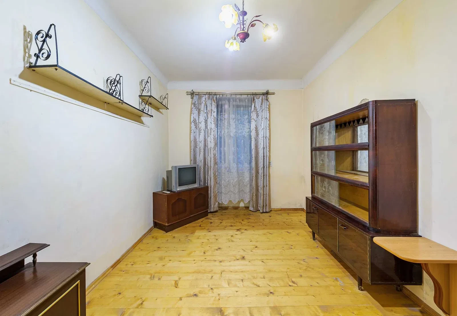 2-комнатная квартира, Франковский: сад во дворе, парковочное место - фото 1