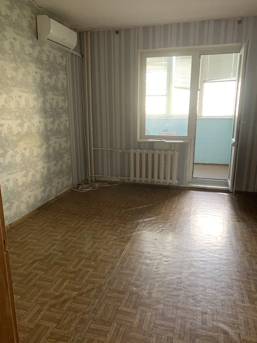 2-кімнатна квартира, Дарницький: 2 засклені балкони, окремі кімнати - фото 2