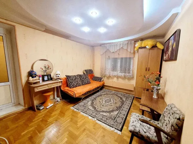 4-кімнатна квартира, Деснянський: завжди є світло, вид на церкву, фото 5