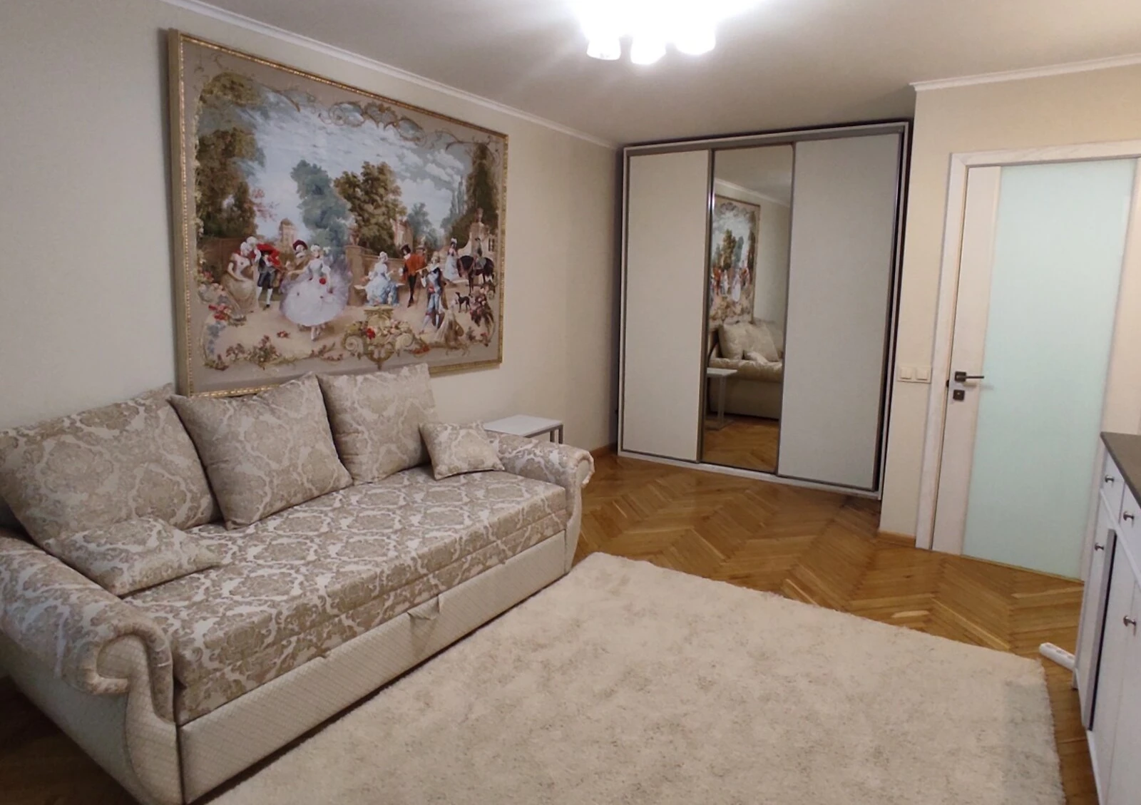2-кімнатна квартира, Шевченківський: метро Університет, цегляні стіни - фото 1
