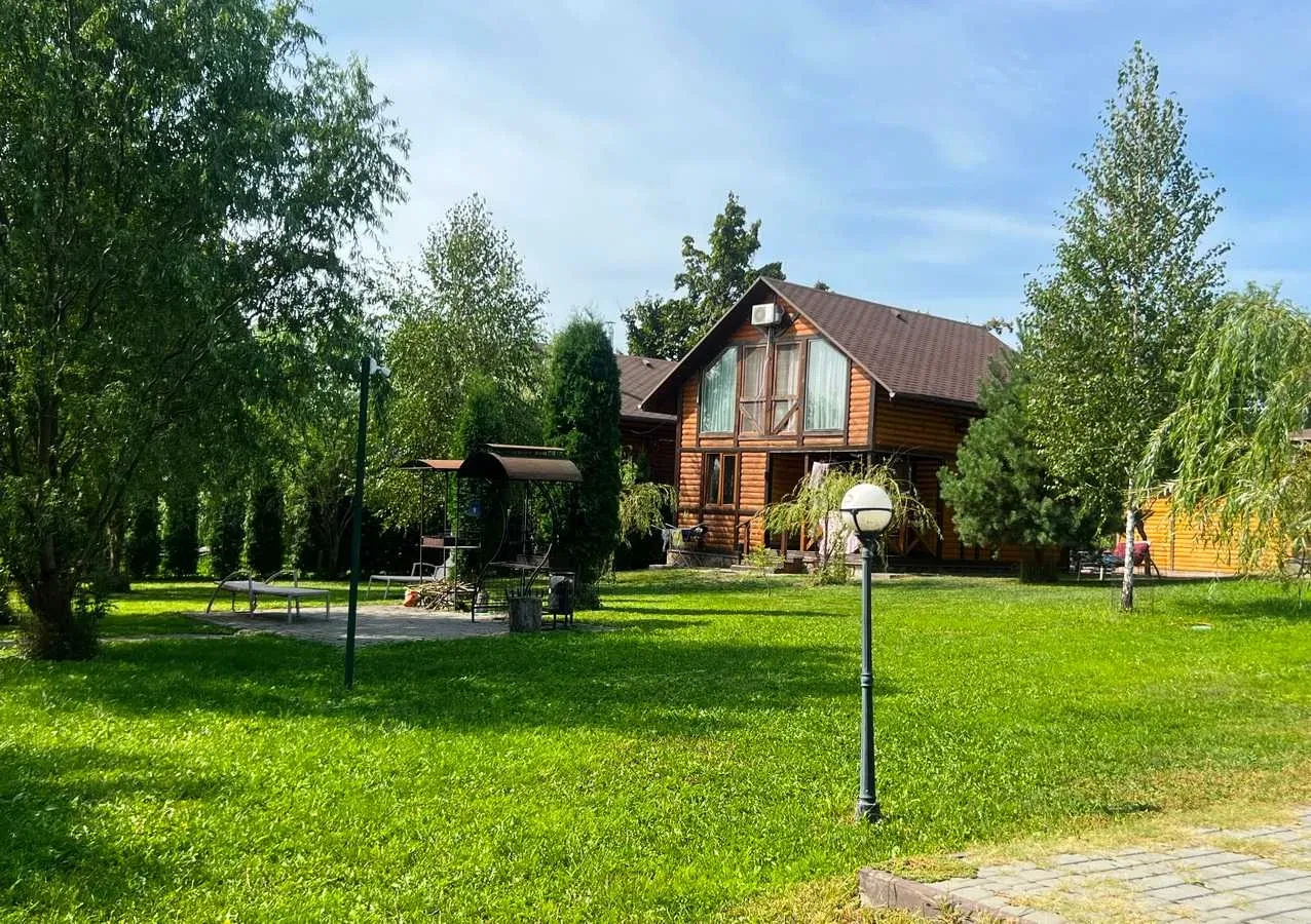 Котедж у ЖК Lake Village: 2 спальні, засклена тераса, генератор