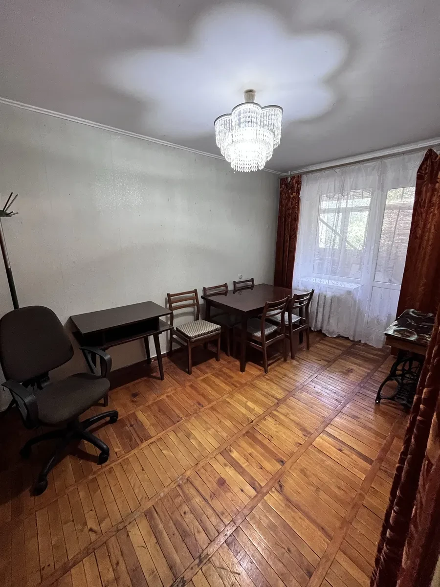 2-кімнатна квартира, Крюків: з холодильником і плитою - фото 4