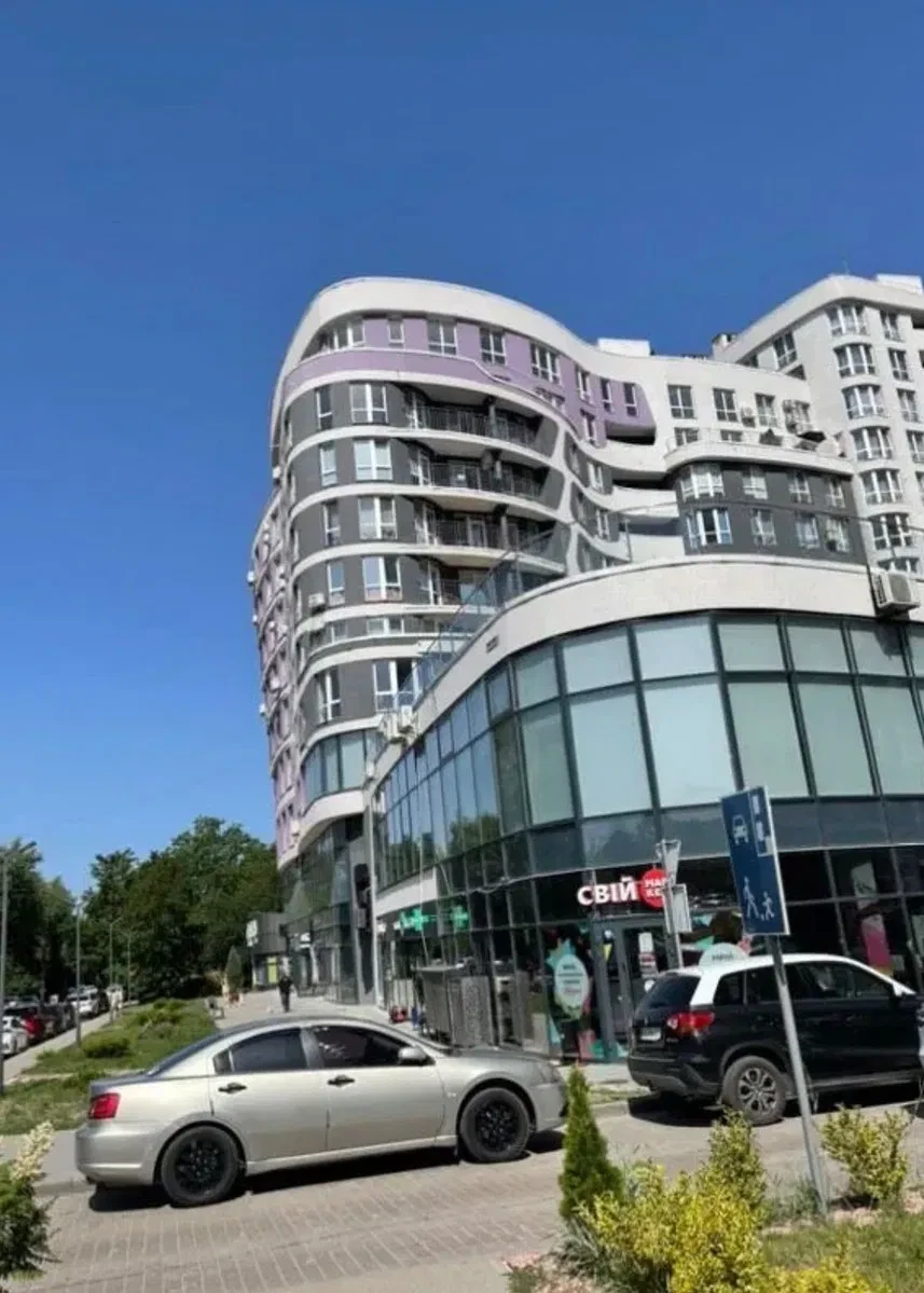 Приміщення, Франківський: ТЦ Parus Mall, скляні вітрини - фото 1