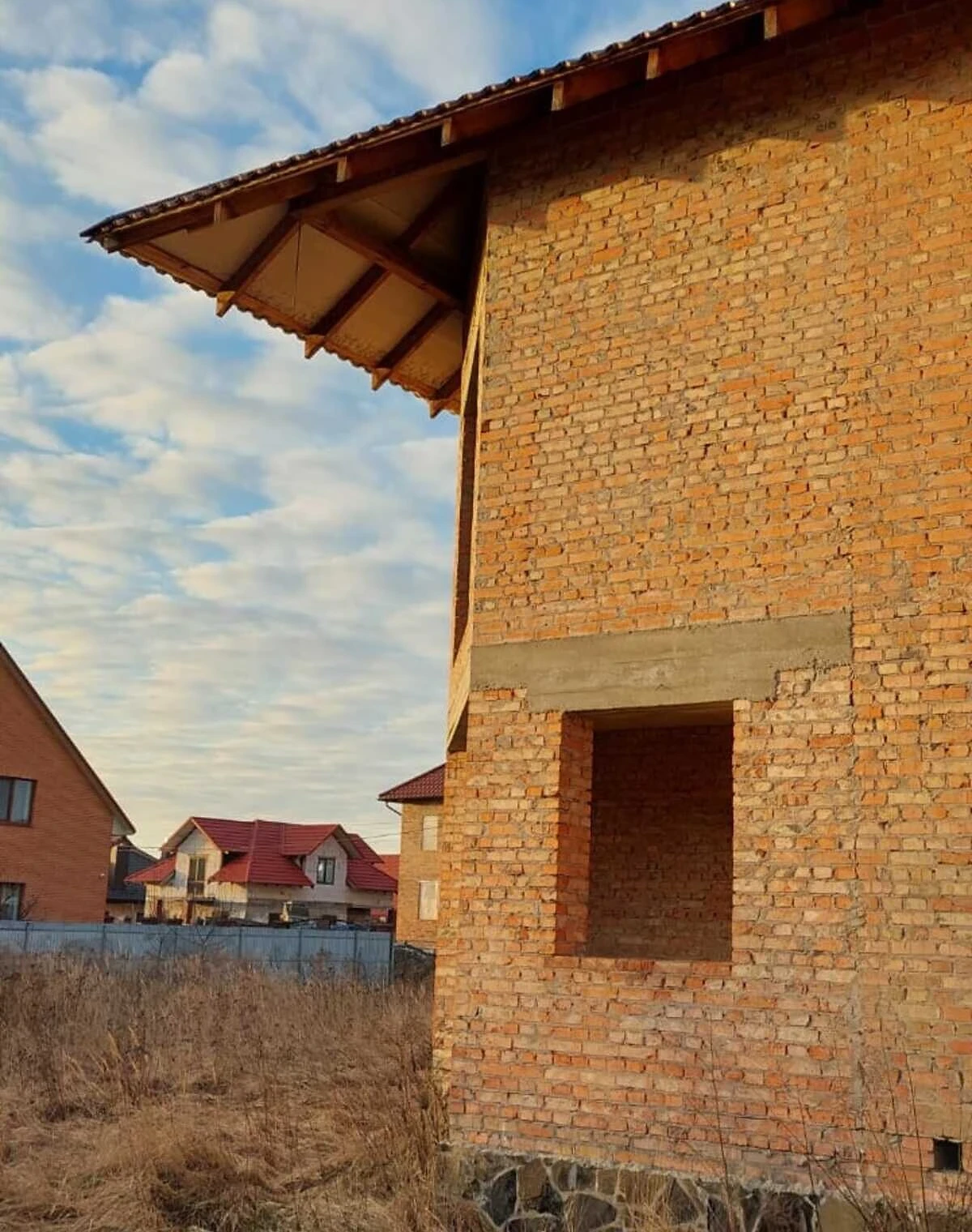 Будинок, Струмівка: новобудова, 24 сотки, коробка та дах - фото 2