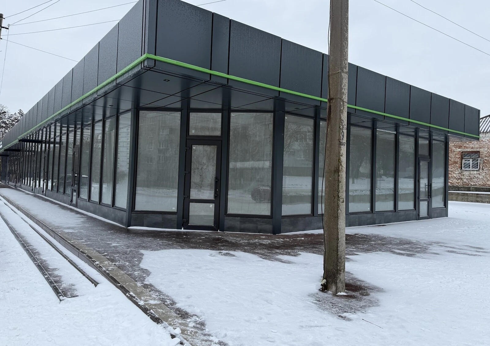 Комерційне приміщення, Первомайськ: вода без світла, відкрита стоянка