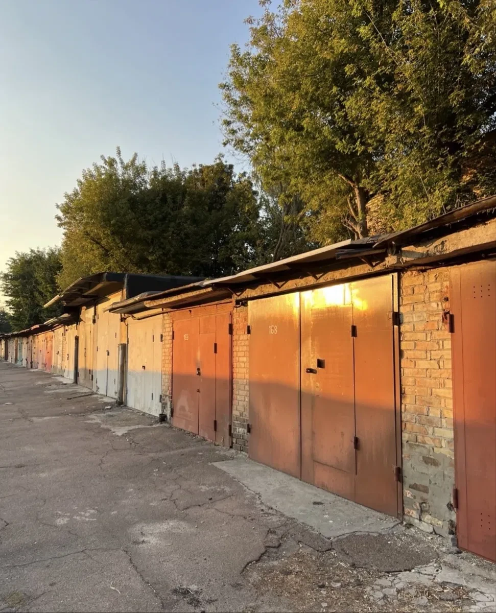 Гараж, Печерський: цегляний, є яма, торг - фото 2