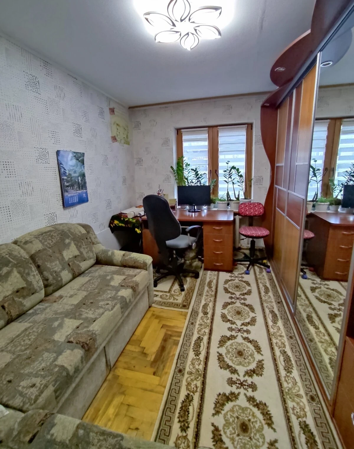 2-кімнатна квартира, Шевченківський: цегляні стіни, балкон - фото 2