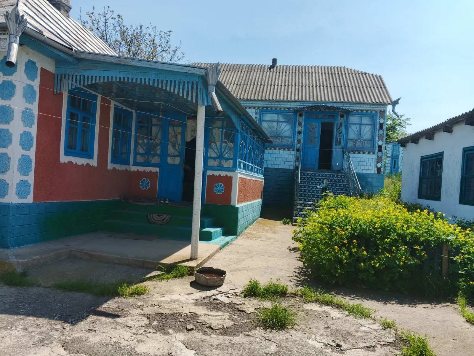 Будинок, Ямпіль: дві оселі на садибі, літня кухня, гараж - фото 1